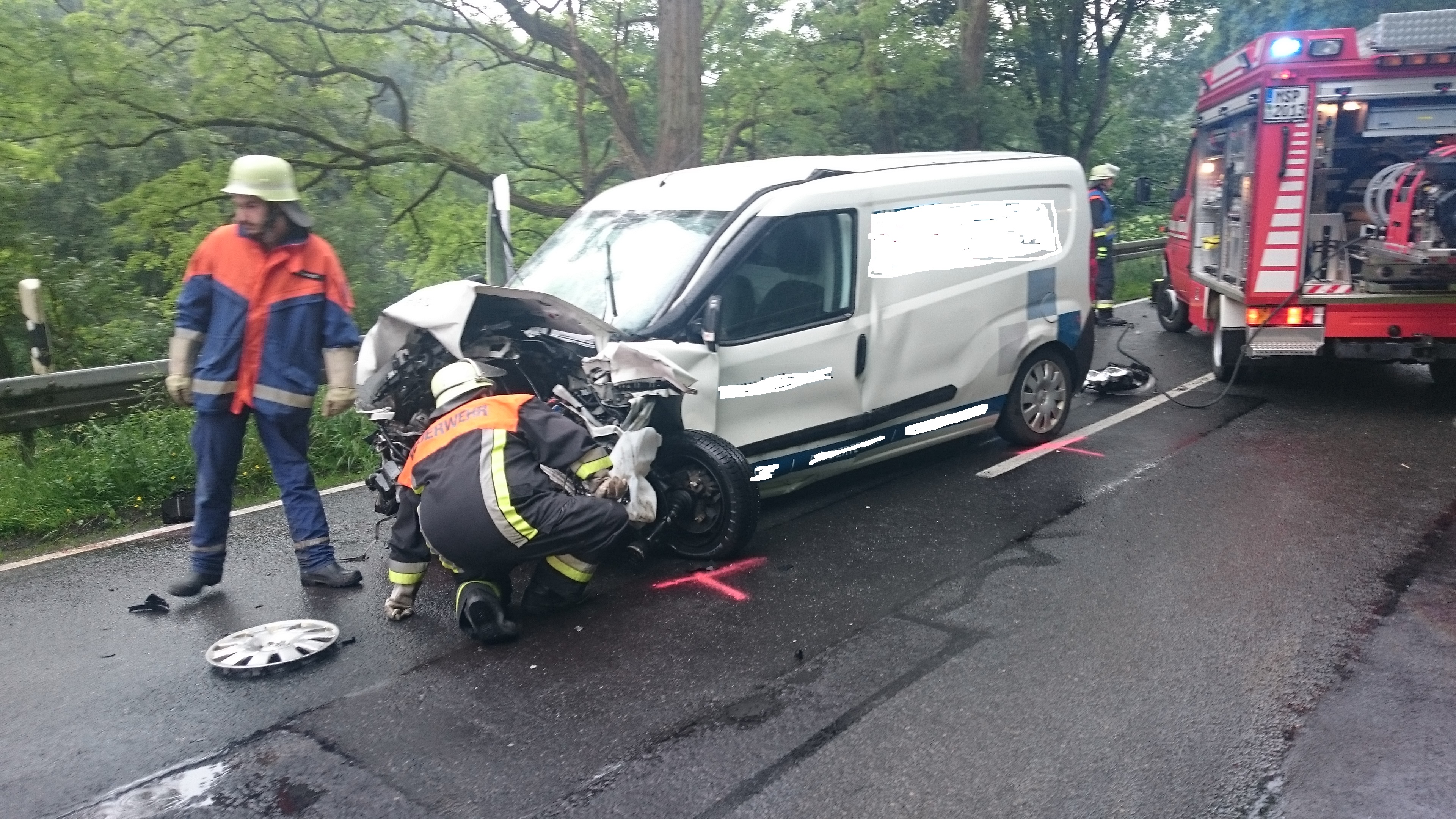 wieder hvo und ugrett bei schwerem verkehrsunfall gefordert